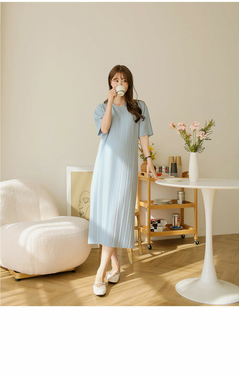 Simple Pleated Midi Dress