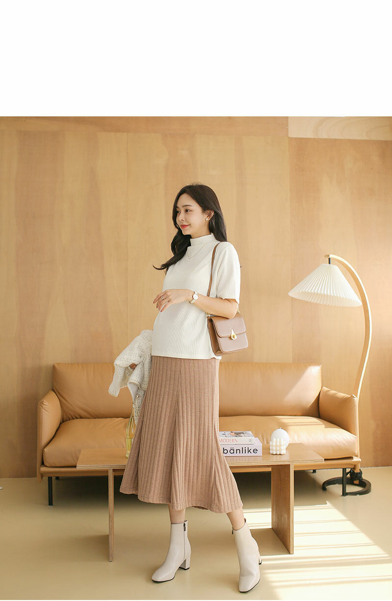Ribbed Knit Flared Hem Skirt
