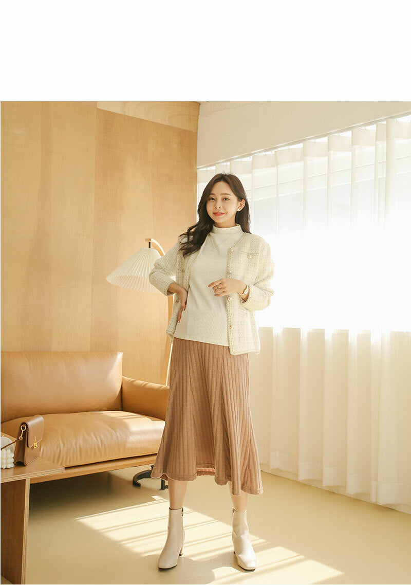 Ribbed Knit Flared Hem Skirt