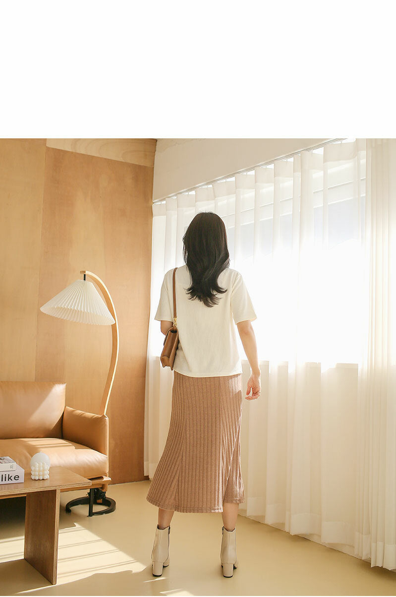Ribbed Knit Flared Hem Skirt