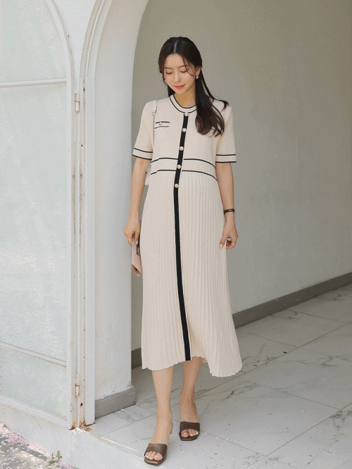 Elegant Stripe Knit Midi Dress