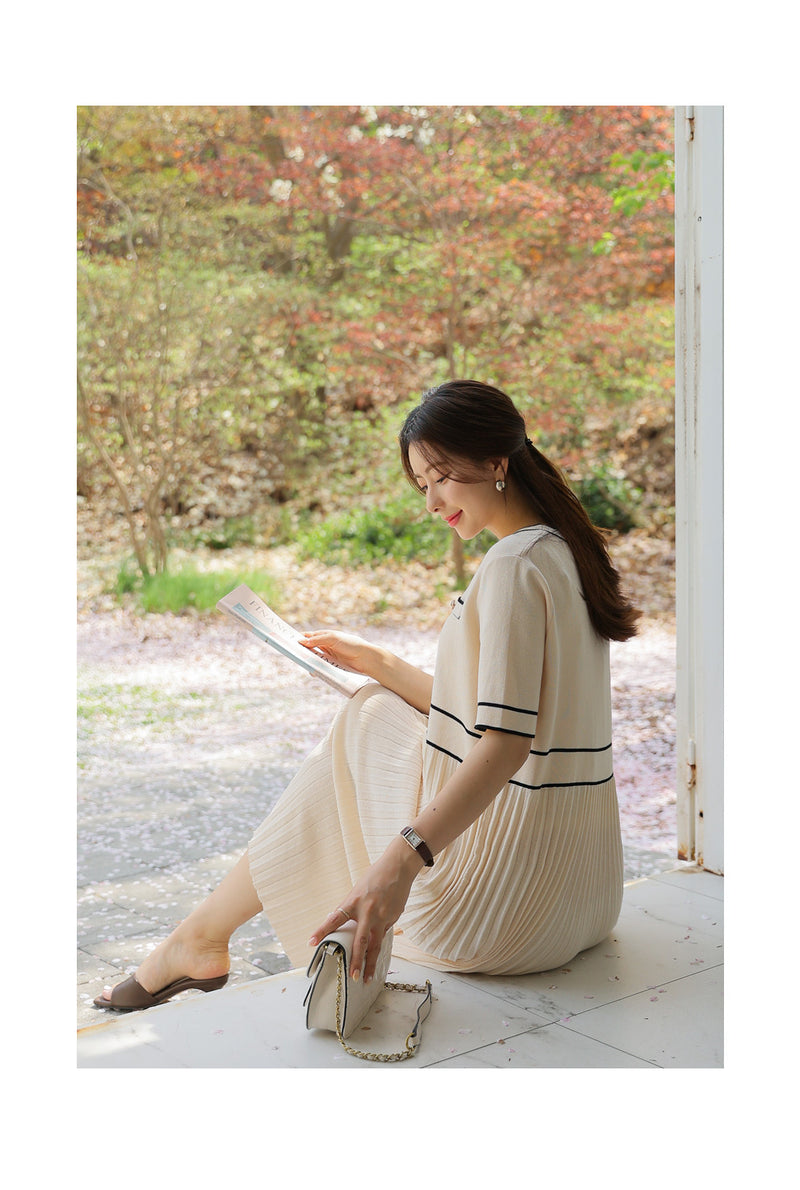 Elegant Stripe Knit Midi Dress