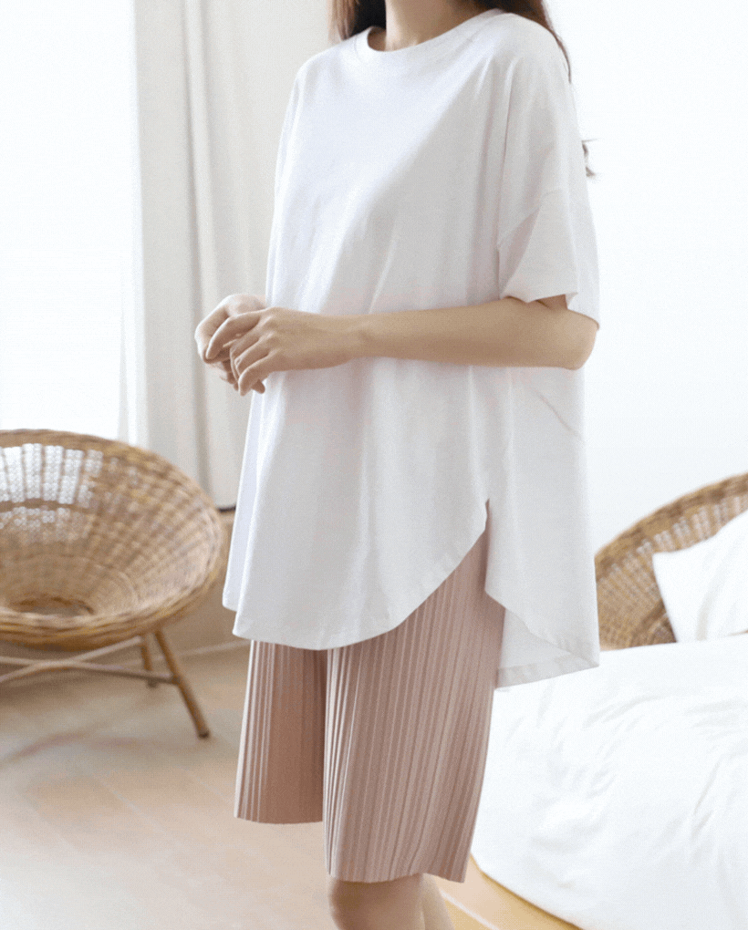 Solid Pleated Stretch Shorts