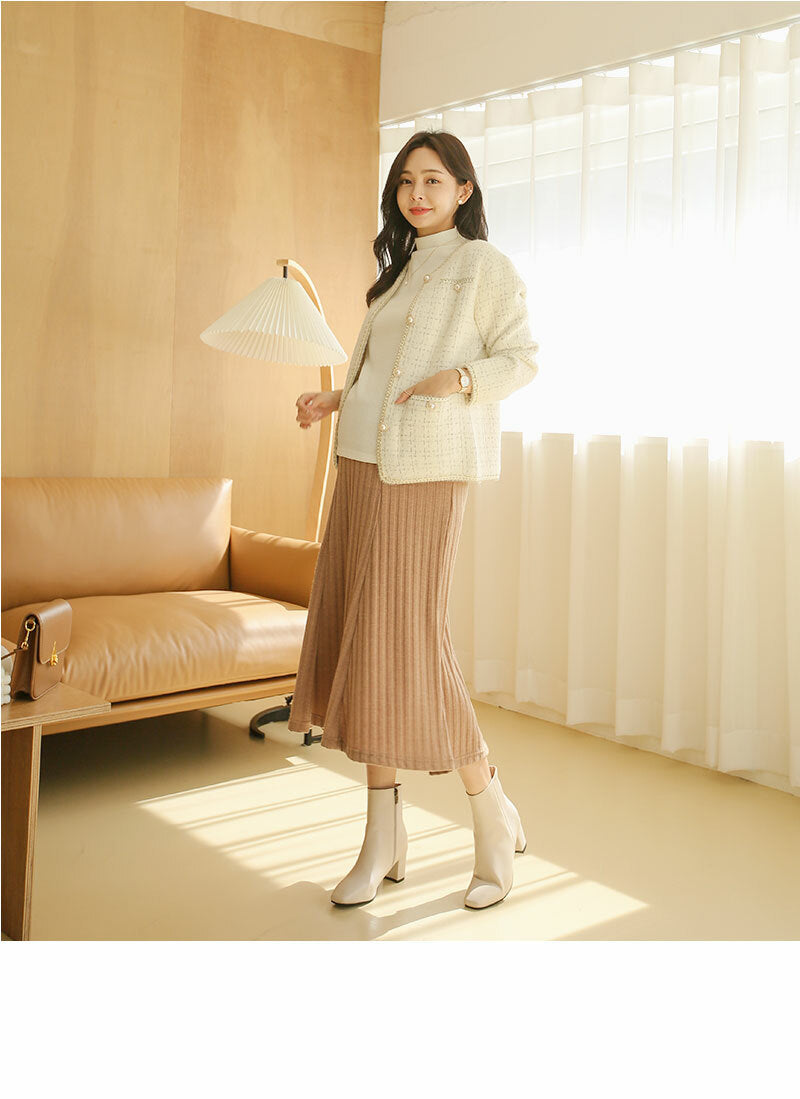 Ribbed Knit Flared Hem Skirt