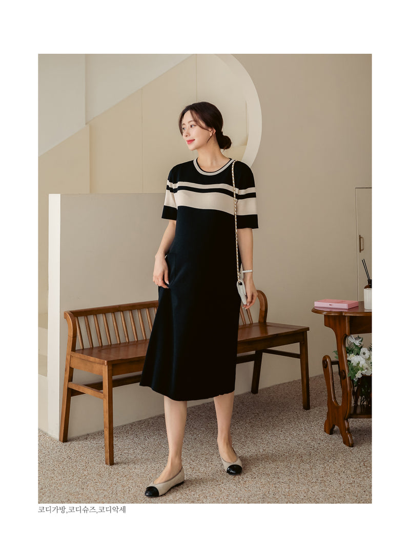 Simple Round Neck Pocket Dress