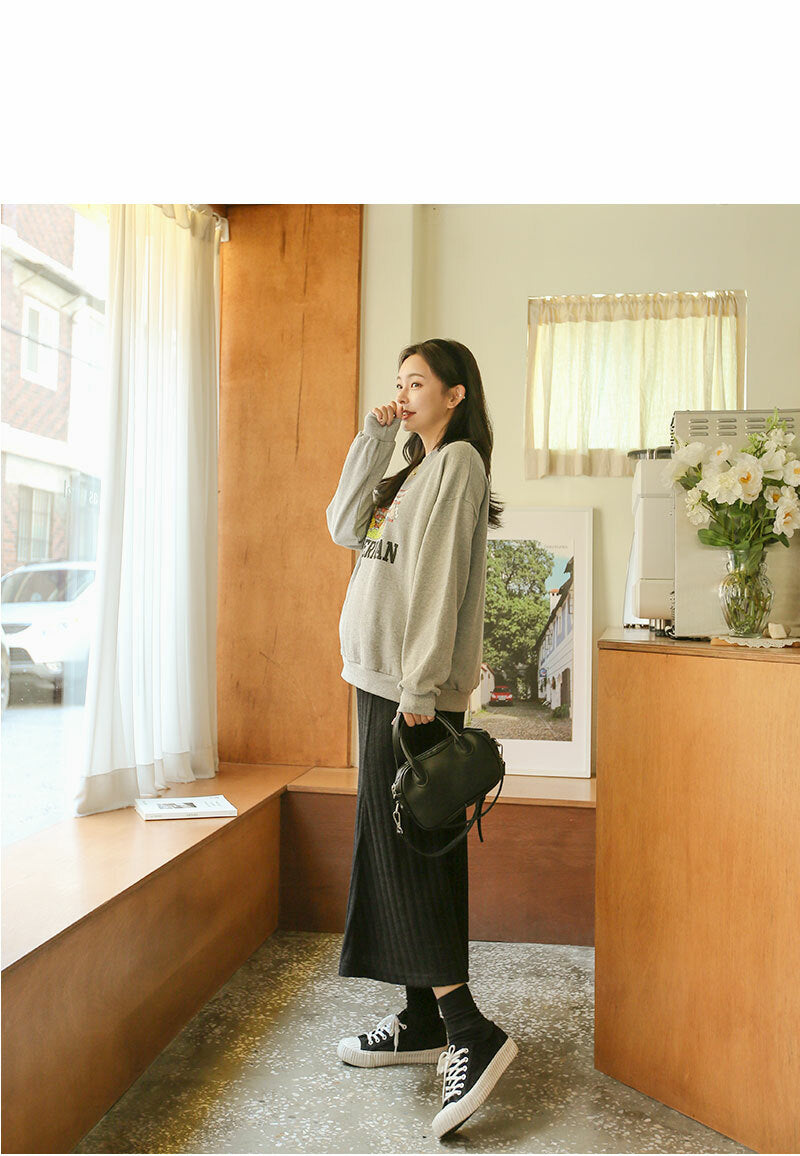Ribbed Knit Flared Hem Skirt