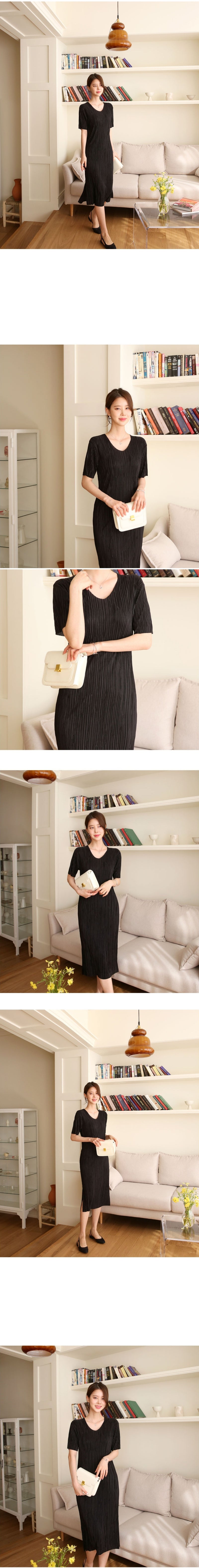 Solid Pleated Midi Dress