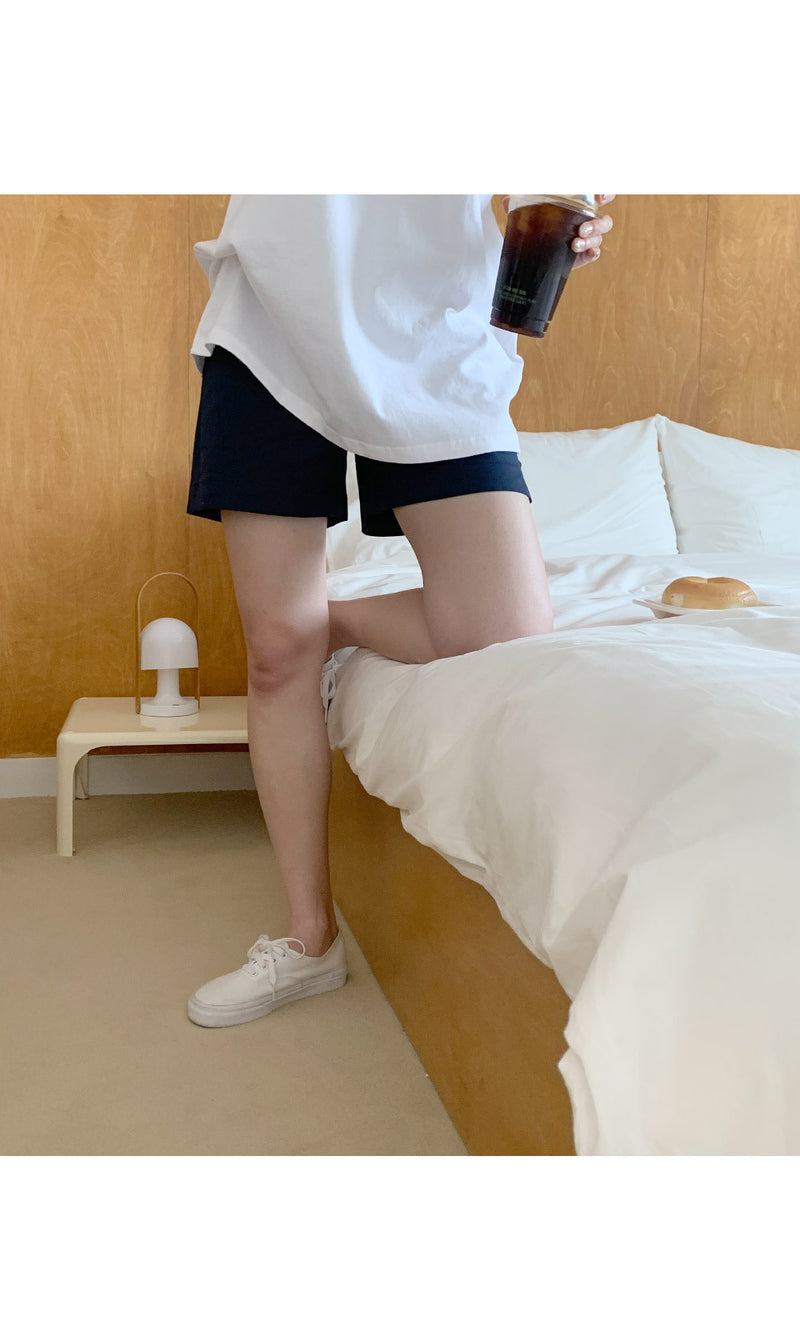 舒適直筒微開叉短褲