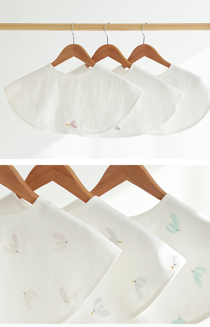 KRBA412 Korea Bamboo Bebe Bamboo Cape Style Burp Bib-The Village (3 Patterns)