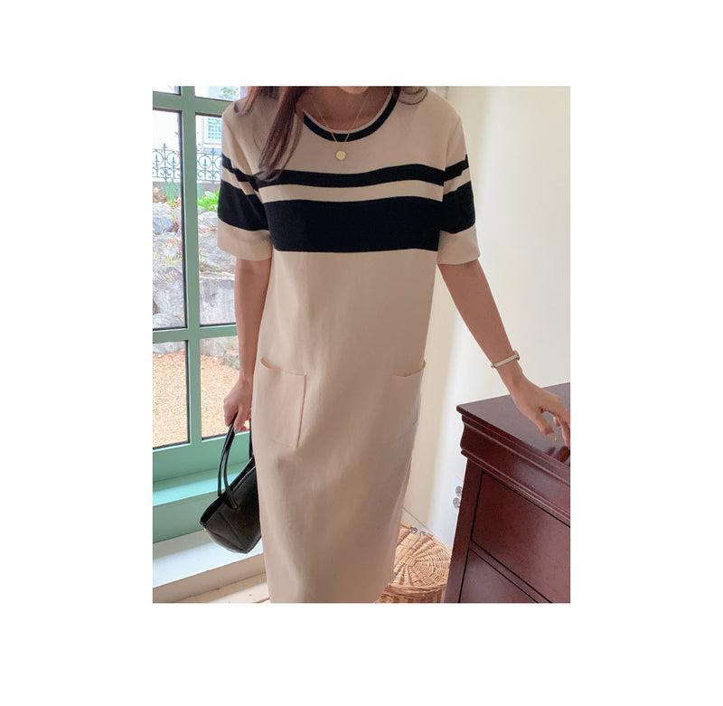 Simple Round Neck Pocket Dress