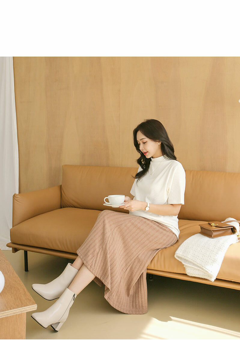 Ribbed Knit Flared Hem Skirt