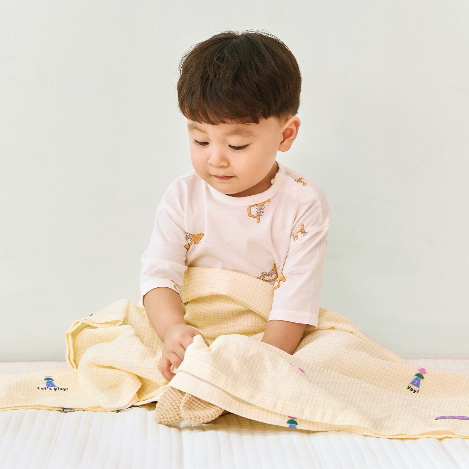 KRBA619 Korea Bamboo Bebe All Season Reversible Cooling Mat-Yummy Veggie (2 Colors)