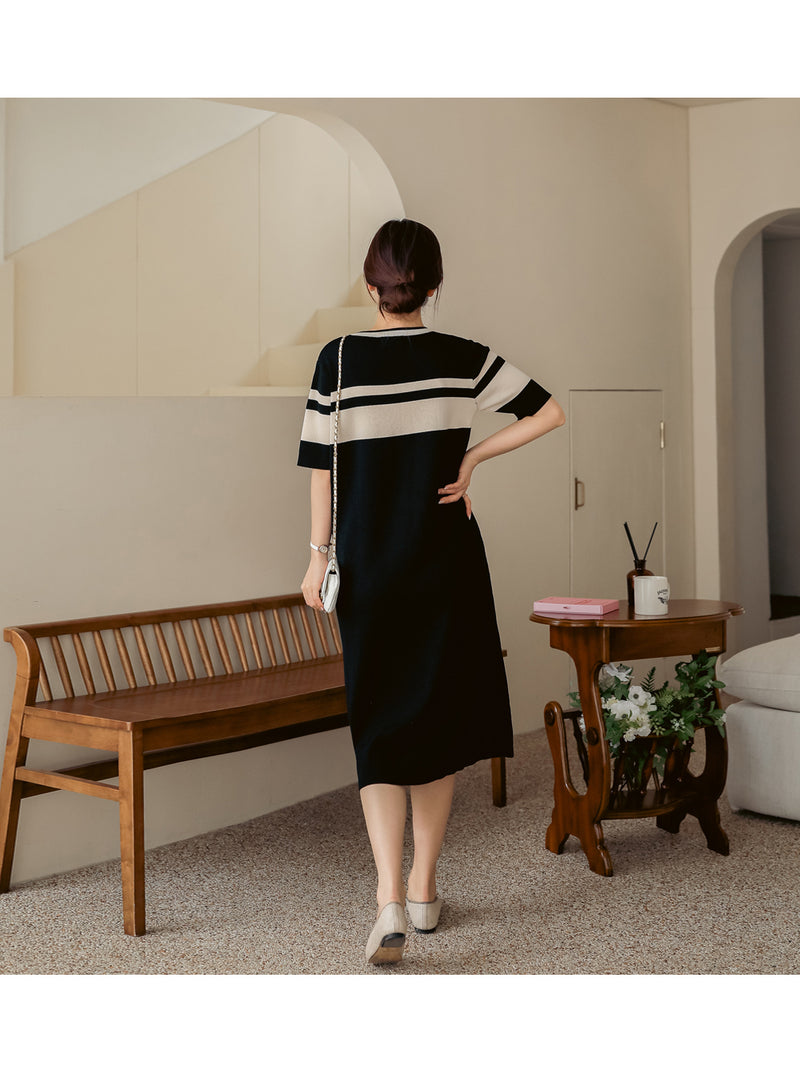 Simple Round Neck Pocket Dress