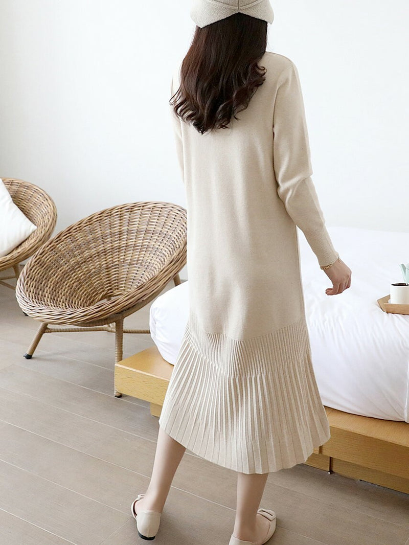 Half Neck Knitted Pleated Dress